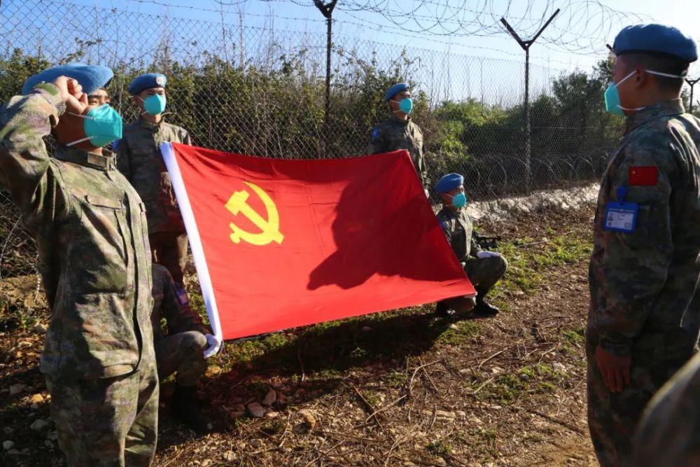茂密丛林逃生